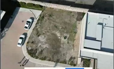 Terreno en esquina frente a área verde en San Felipe