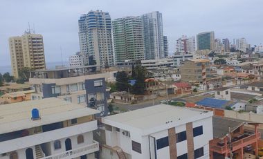 Vendon por viaje de oportunidad Departamento en Salinas, a 4 calles del Malecón