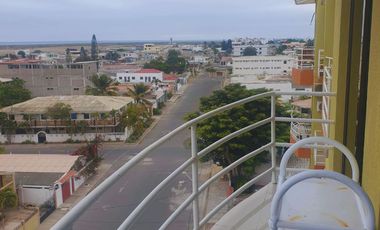 Vendon por viaje de oportunidad Departamento en Salinas, a 4 calles del Malecón