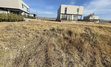 Terreno con excelente ubicación y orientación en Lomas del Campanario Norte