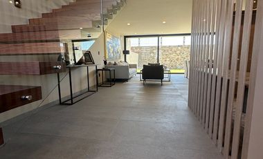 Estrena casa en Lomas del Campanario Norte