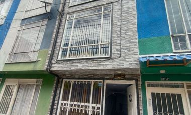 FAMILIA NUMEROSA CASA AMPLIA EN VENTA BARRIO CASA LINDA TUNAL