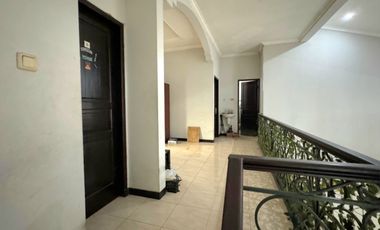 Dijual Rumah 2 Lantai di Taman Alfa Indah , Pesanggrahan Jakarta Selatan