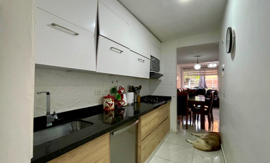 Extraordinaria casa remodelada y ampliada en la Avenida Sur con 4 alcoba y 4 baños. Mercasa. Pereira