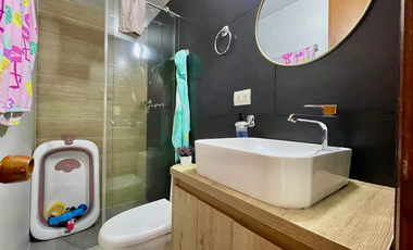 Extraordinaria casa remodelada y ampliada en la Avenida Sur con 4 alcoba y 4 baños. Mercasa. Pereira