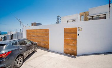 SE VENDE CASA EN CALLE PADRE HURTADO, SECTOR SUR.