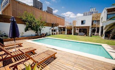 SE VENDE CASA EN CALLE PADRE HURTADO, SECTOR SUR.