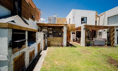 SE VENDE CASA EN CALLE PADRE HURTADO, SECTOR SUR.