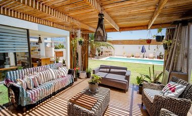 SE VENDE CASA EN CALLE PADRE HURTADO, SECTOR SUR.