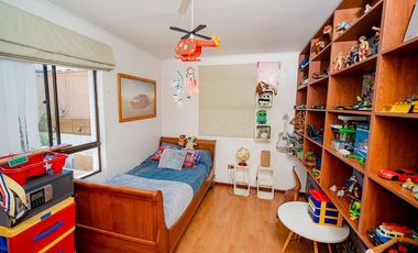 SE VENDE CASA EN CALLE PADRE HURTADO, SECTOR SUR.