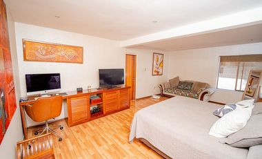 SE VENDE CASA EN CALLE PADRE HURTADO, SECTOR SUR.