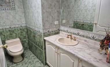 De venta en CUMBAYA - LA PRIMAVERA. Espectacular casa de 5 dormitorios.