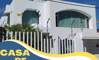 De venta en CUMBAYA - LA PRIMAVERA. Espectacular casa de 5 dormitorios.