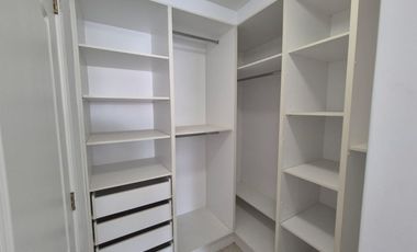 De venta en CUMBAYA - LA PRIMAVERA. Espectacular casa de 5 dormitorios.