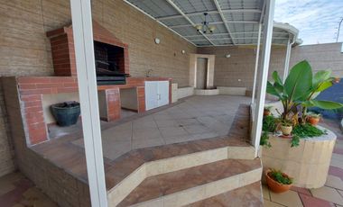 De venta en CUMBAYA - LA PRIMAVERA. Espectacular casa de 5 dormitorios.