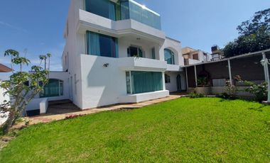 De venta en CUMBAYA - LA PRIMAVERA. Espectacular casa de 5 dormitorios.