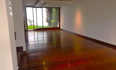 Quito Tenis, sector Los Cabildos. En venta CASA REMODELADA.