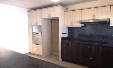 Quito Tenis, sector Los Cabildos. En venta CASA REMODELADA.