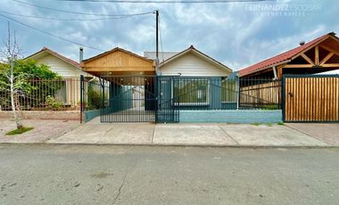 LOS ANDES - VENDE CASA DE DOS PISOS 5D 4B 2E - VILLA LOS PORTONES