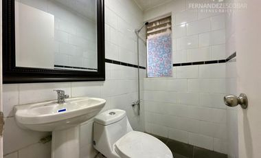 LOS ANDES - VENDE CASA DE DOS PISOS 5D 4B 2E - VILLA LOS PORTONES