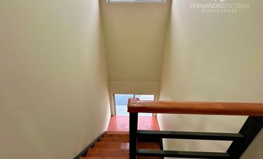LOS ANDES - VENDE CASA DE DOS PISOS 5D 4B 2E - VILLA LOS PORTONES