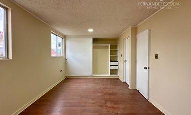 LOS ANDES - VENDE CASA DE DOS PISOS 5D 4B 2E - VILLA LOS PORTONES