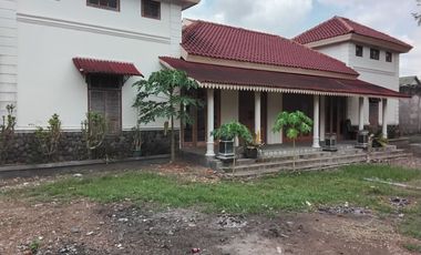 Jual Villa homestay dekat stasiun lempuyangan kota Jogjakarta