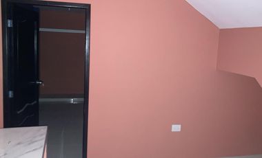 Los Álamos !! Se alquila suite súper amplia y de estreno incl. Wi-Fi y Parqueo