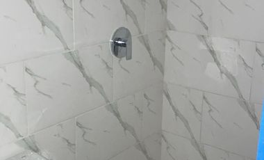 Los Álamos !! Se alquila suite súper amplia y de estreno incl. Wi-Fi y Parqueo