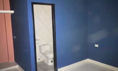 Los Álamos !! Se alquila suite súper amplia y de estreno incl. Wi-Fi y Parqueo