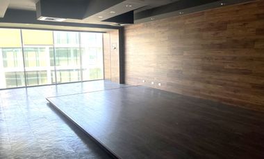 ARRIENDO OFICINA AMPLIA, BOULEVARD LA DEHESA