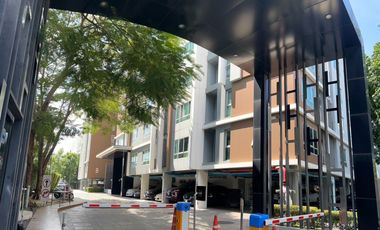 Secure Investment or Personal  Residence! Don’t Miss Out!!  Condo for SALE at HALLMARK Chaengwattana 28.91 sq.m., near Central Plaza Chaengwattana.