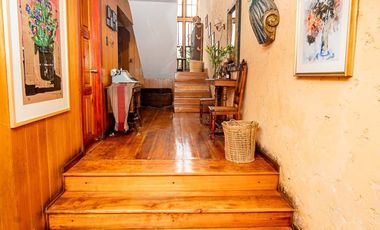 SE VENDE HERMOSA CASA EN SECTOR SUR DE LA CIUDAD.