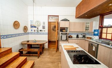 SE VENDE HERMOSA CASA EN SECTOR SUR DE LA CIUDAD.
