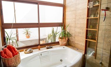 SE VENDE HERMOSA CASA EN SECTOR SUR DE LA CIUDAD.