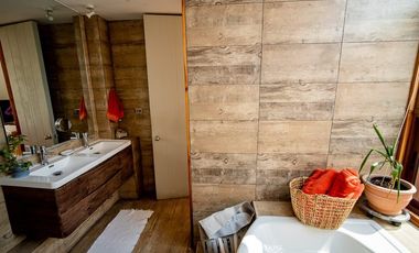 SE VENDE HERMOSA CASA EN SECTOR SUR DE LA CIUDAD.