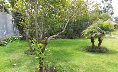 Vendo Quinta en el Quinche sector La Victoria 303 m2 de construcción. Con Piscina.