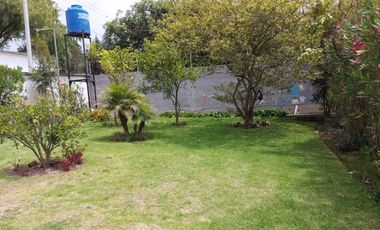 Vendo Quinta en el Quinche sector La Victoria 303 m2 de construcción. Con Piscina.