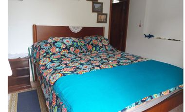 Vendo Quinta en el Quinche sector La Victoria 303 m2 de construcción. Con Piscina.