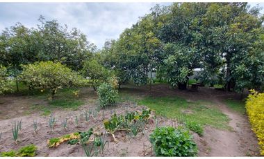 Vendo Quinta en el Quinche sector La Victoria 303 m2 de construcción. Con Piscina.