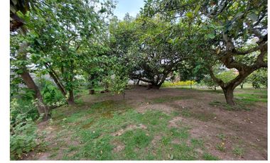 Vendo Quinta en el Quinche sector La Victoria 303 m2 de construcción. Con Piscina.