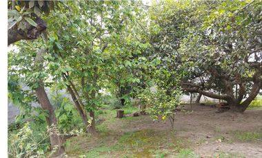 Vendo Quinta en el Quinche sector La Victoria 303 m2 de construcción. Con Piscina.