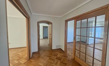 BROKER JARDIN ESPECTACULAR PROPIEDAD 4D-5B-SALA ESTAR- DEPENDENCIAS