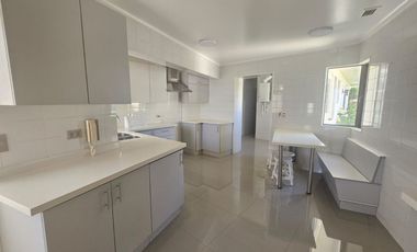 BROKER JARDIN ESPECTACULAR PROPIEDAD 4D-5B-SALA ESTAR- DEPENDENCIAS
