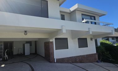 BROKER JARDIN ESPECTACULAR PROPIEDAD 4D-5B-SALA ESTAR- DEPENDENCIAS