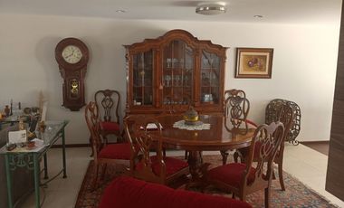 🌟🏡 ¡Residencia en Lomas Virreyes, Calimaya! 🌳🏠 Dos Niveles | 3 Recámaras 🛏️ | 2 Estacionamientos 🚗 |  Jardín y Asador