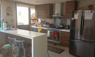 🌟🏡 ¡Residencia en Lomas Virreyes, Calimaya! 🌳🏠 Dos Niveles | 3 Recámaras 🛏️ | 2 Estacionamientos 🚗 |  Jardín y Asador
