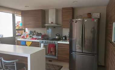 🌟🏡 ¡Residencia en Lomas Virreyes, Calimaya! 🌳🏠 Dos Niveles | 3 Recámaras 🛏️ | 2 Estacionamientos 🚗 |  Jardín y Asador