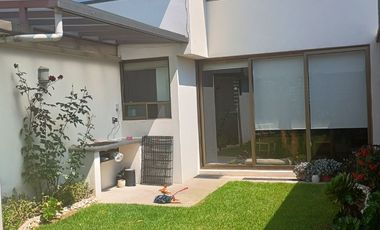 🌟🏡 ¡Residencia en Lomas Virreyes, Calimaya! 🌳🏠 Dos Niveles | 3 Recámaras 🛏️ | 2 Estacionamientos 🚗 |  Jardín y Asador