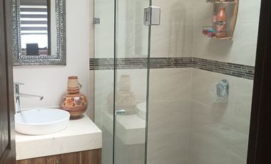 🌟🏡 ¡Residencia en Lomas Virreyes, Calimaya! 🌳🏠 Dos Niveles | 3 Recámaras 🛏️ | 2 Estacionamientos 🚗 |  Jardín y Asador